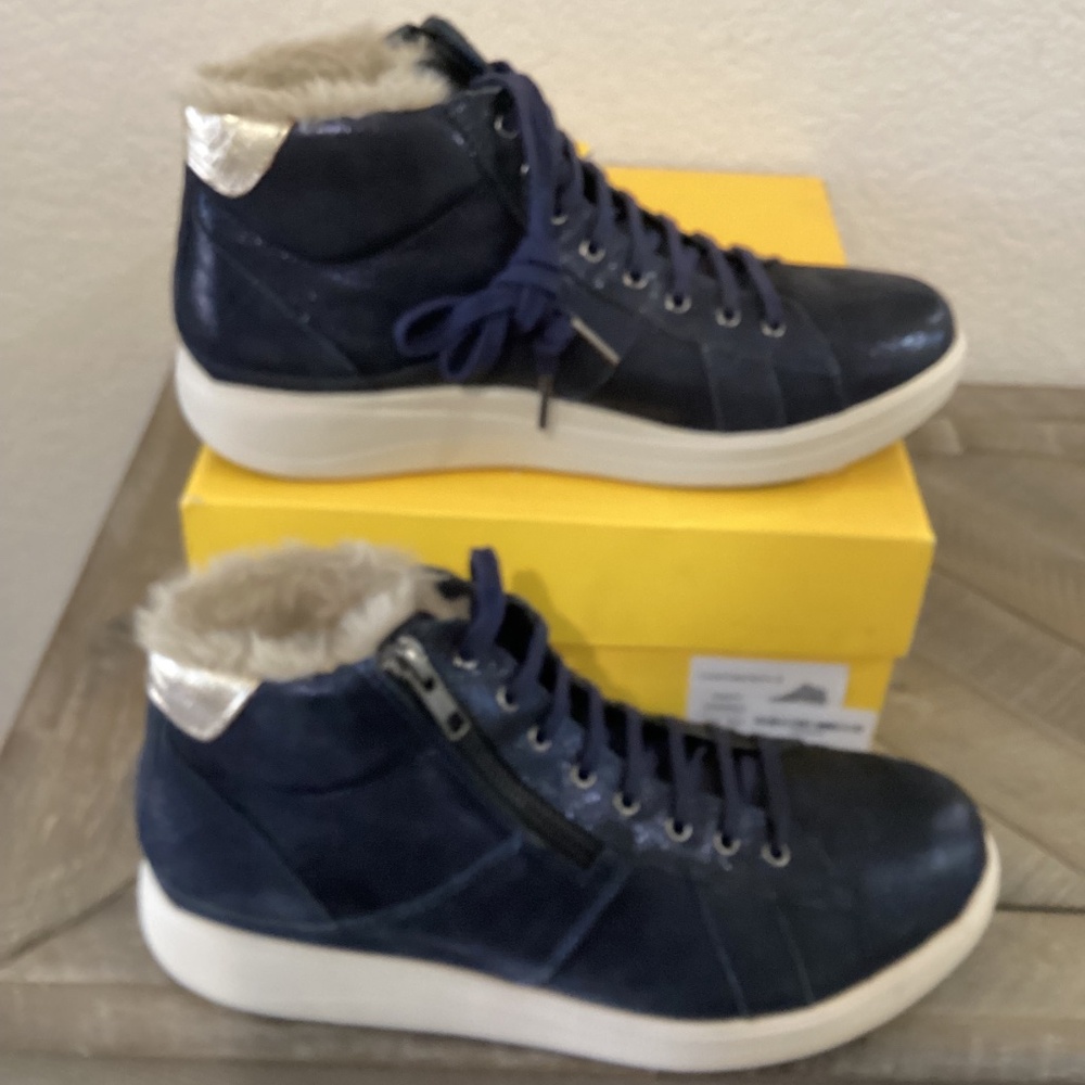 STRIVE Chatsworth II Leather Hi-Top Sneaker with Faux Fur Trim (Women) 10M - Picture 11 of 14